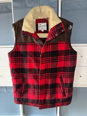 Lucky Brand Men’s Red & Black Plaid Sherpa Collar Vest Wool Blend S